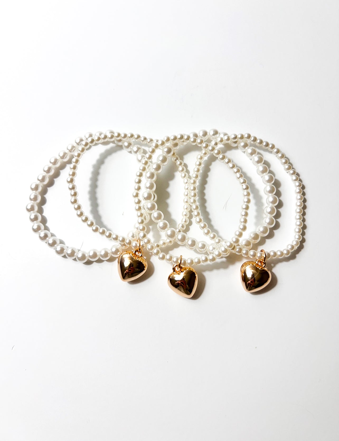 Pearl Bracelet with Chunky Heart in Gold image 0